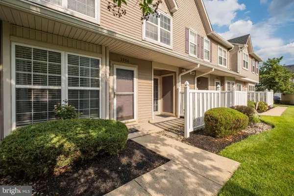 3906 GRENWICH LN, Mount Laurel, NJ 08054