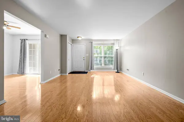 3906 GRENWICH LN, Mount Laurel, NJ 08054