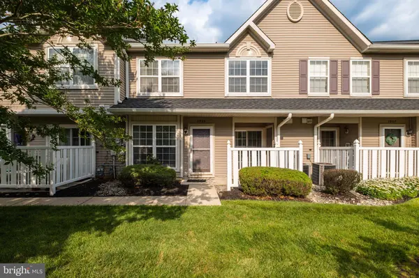 3906 GRENWICH LN, Mount Laurel, NJ 08054