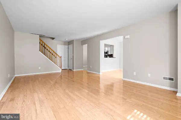 3906 GRENWICH LN, Mount Laurel, NJ 08054