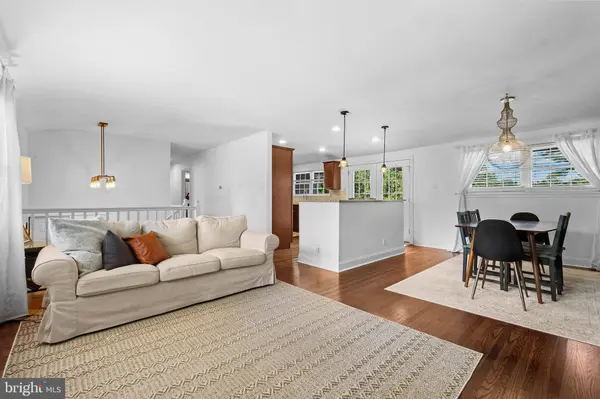 185 RAMBLEWOOD PKWY, Mount Laurel, NJ 08054