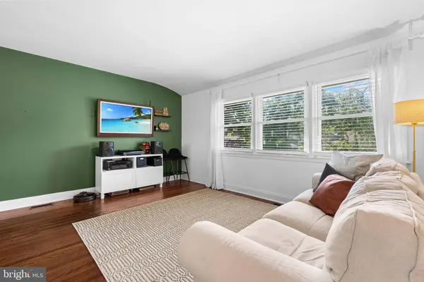 185 RAMBLEWOOD PKWY, Mount Laurel, NJ 08054
