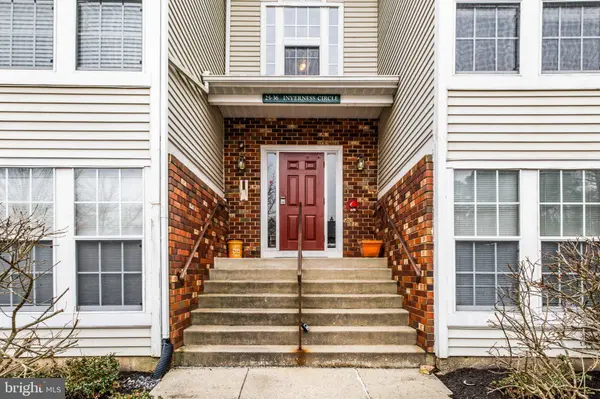 35 INVERNESS CIR, Marlton, NJ 08053