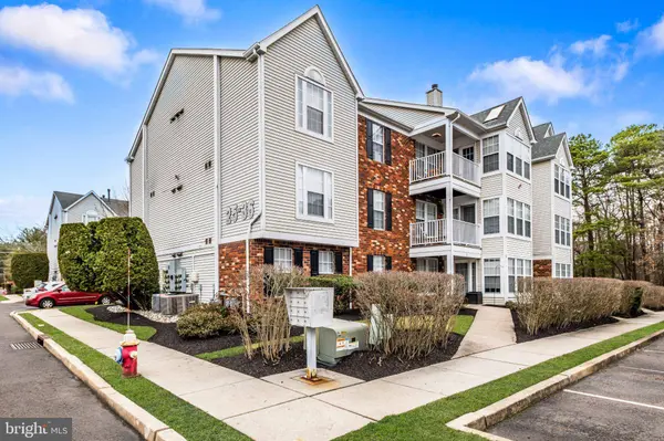 35 INVERNESS CIR, Marlton, NJ 08053