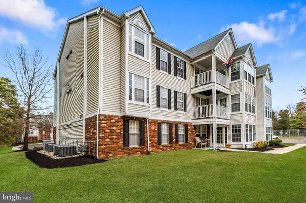 35 INVERNESS CIR, Marlton, NJ 08053