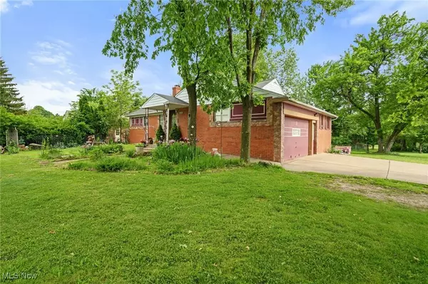 6123 Wilson Mills RD, Highland Heights, OH 44143