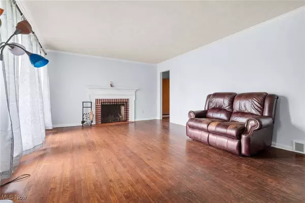 6123 Wilson Mills RD, Highland Heights, OH 44143