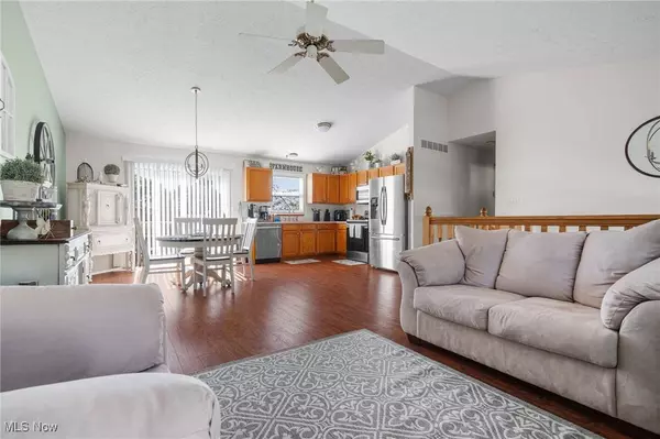 64 River Ridge LN, Munroe Falls, OH 44262