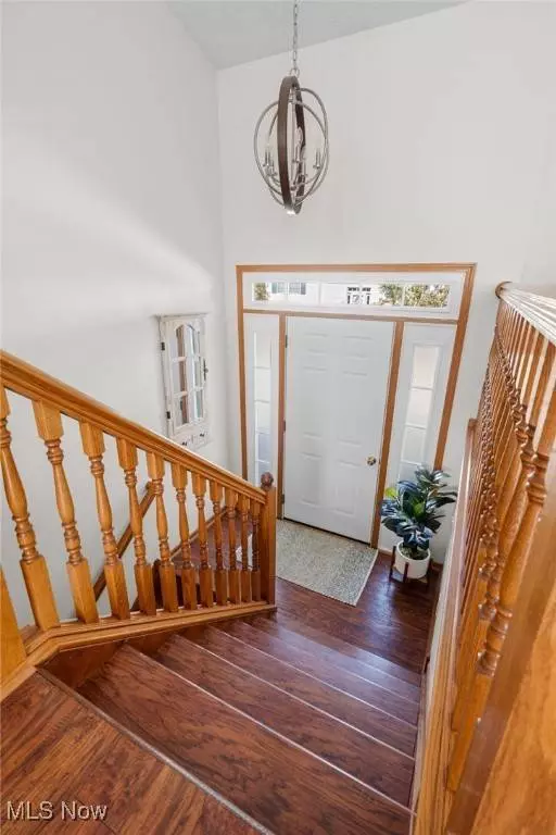 64 River Ridge LN, Munroe Falls, OH 44262