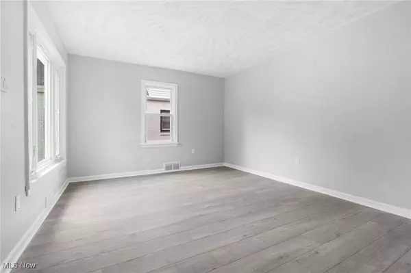 922 Winton AVE, Akron, OH 44320