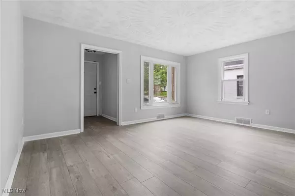 922 Winton AVE, Akron, OH 44320