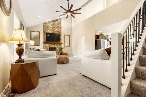 1054 East AVE, Tallmadge, OH 44278