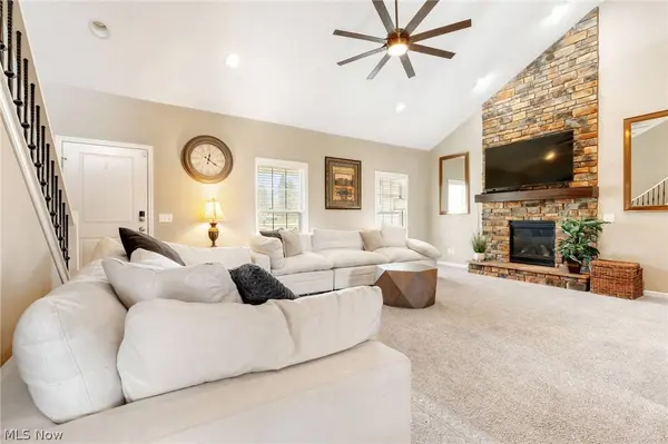 1054 East AVE, Tallmadge, OH 44278