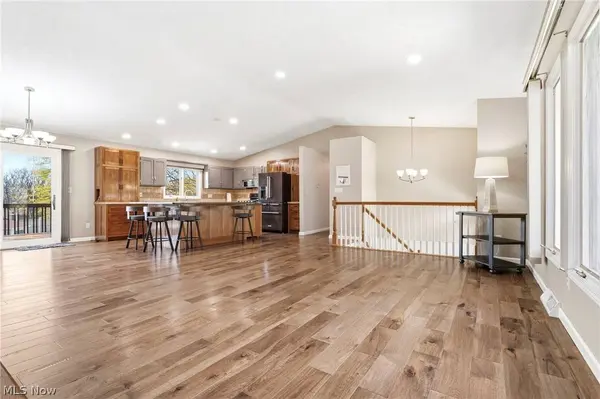 2400 Lancaster RD, Akron, OH 44313