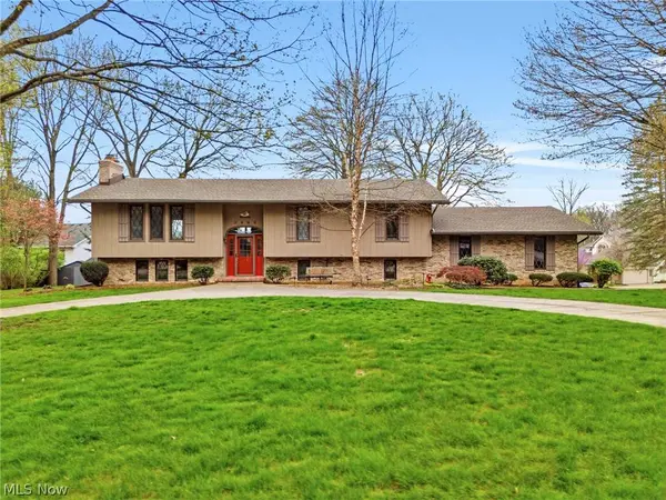 2400 Lancaster RD, Akron, OH 44313