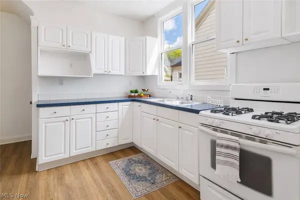 558 Nash ST, Akron, OH 44306