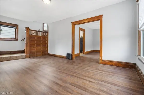 558 Nash ST, Akron, OH 44306