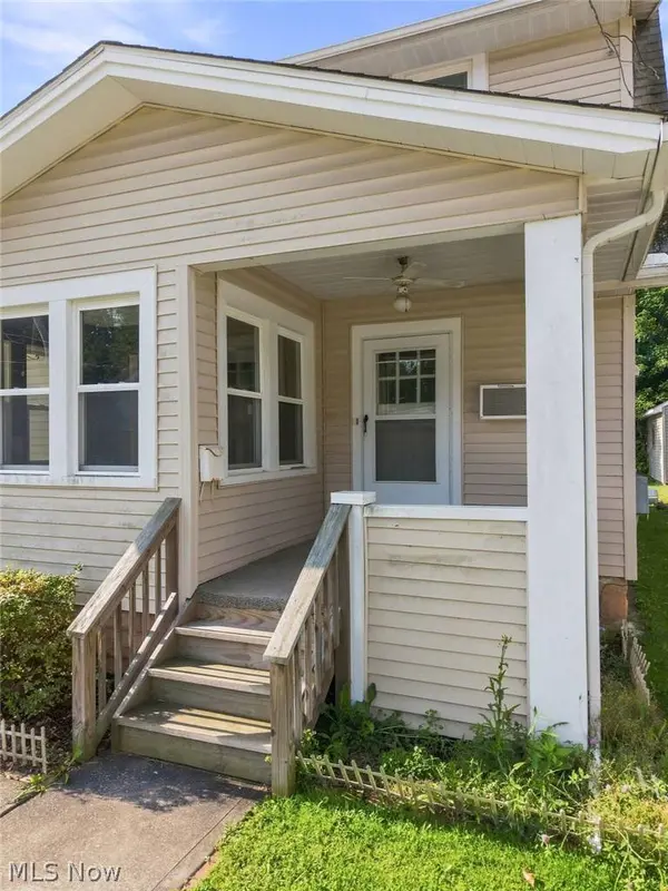 3946 Eleanor ST, Mogadore, OH 44260