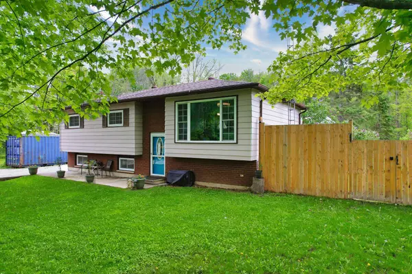 11 Innisfree DR, Springwater, ON L0L 2K0