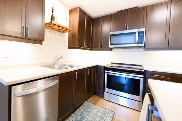 22 Ivy CRES, Wasaga Beach, ON L9Z 0H8