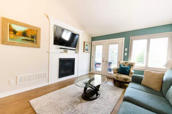 22 Ivy CRES, Wasaga Beach, ON L9Z 0H8