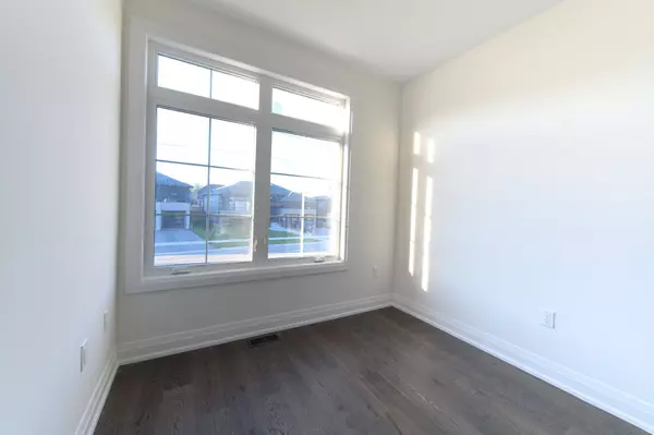 45 Joanne CRES, Wasaga Beach, ON L9Z 2N9