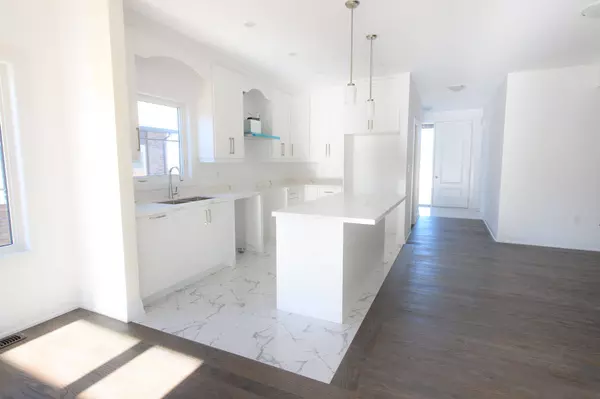 289 RAMBLEWOOD DR, Wasaga Beach, ON L9Z 2N9