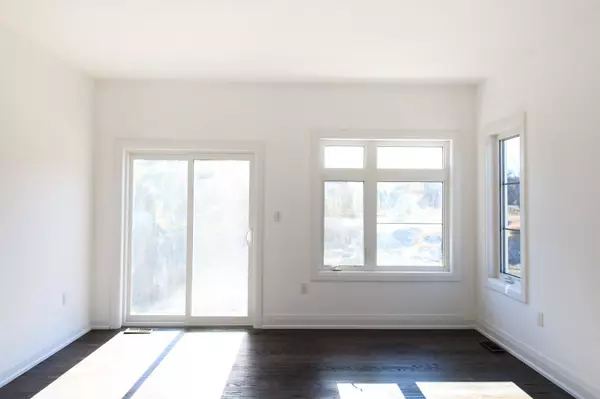 289 RAMBLEWOOD DR, Wasaga Beach, ON L9Z 2N9