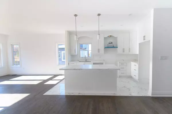 289 RAMBLEWOOD DR, Wasaga Beach, ON L9Z 2N9