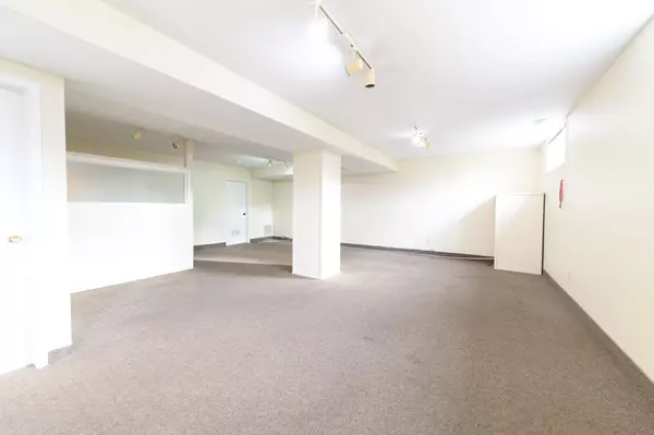 339 Hume ST, Collingwood, ON L9Y 1W4