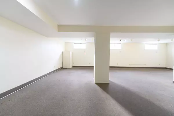 339 Hume ST, Collingwood, ON L9Y 1W4