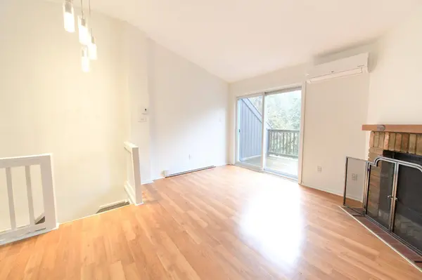 17 Harbour ST W #227, Collingwood, ON L9Y 5B4