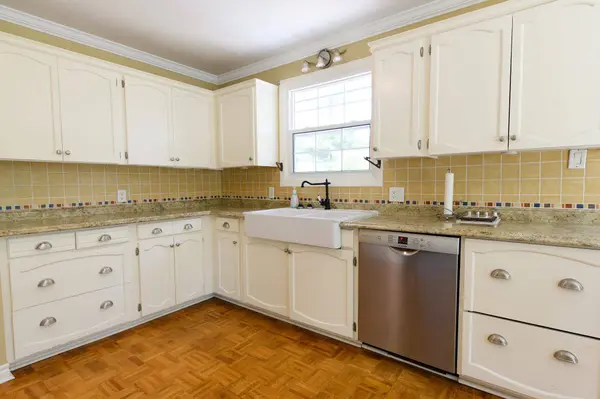 38 Station ST, Clearview, ON L0M 1L0