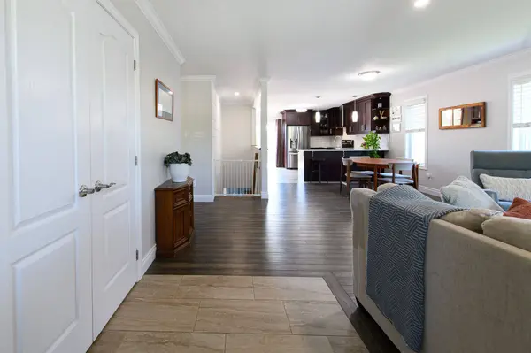37 Marilyn AVE N, Wasaga Beach, ON L9Z 2Y5