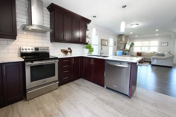 37 Marilyn AVE N, Wasaga Beach, ON L9Z 2Y5