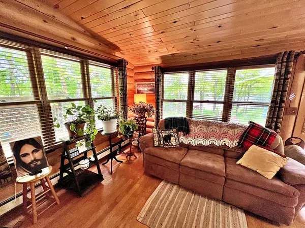 9779 Woodland TRL, Garrison Twp, MN 56401