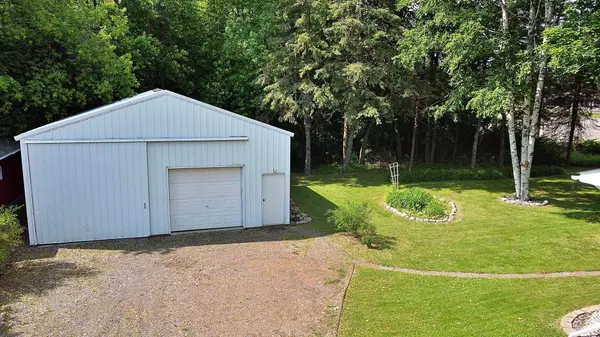 1005 E Superior ST, Isle, MN 56342