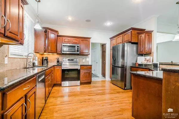 1117 Wyndham Heights, Manhattan, KS 66503