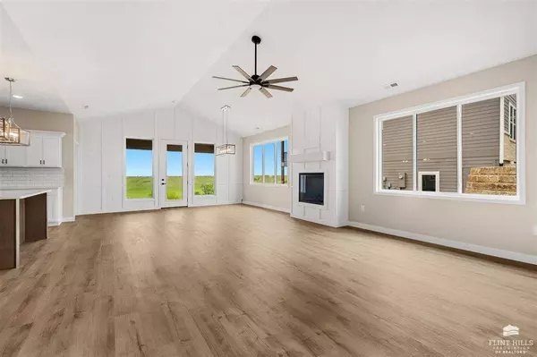 5710 Goheen DR, Manhattan, KS 66503