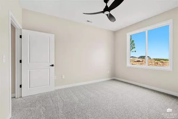 5710 Goheen DR, Manhattan, KS 66503