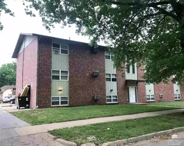 822 N Juliette Avenue, Manhattan, KS 66502