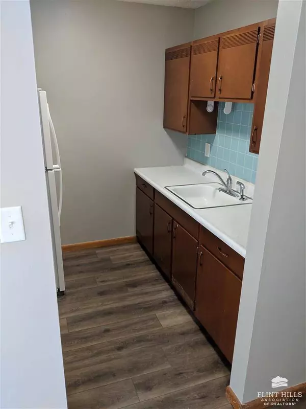 822 N Juliette Avenue, Manhattan, KS 66502