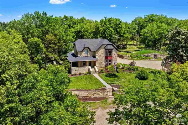 4300 Prairie Country LN, Riley, KS 66531