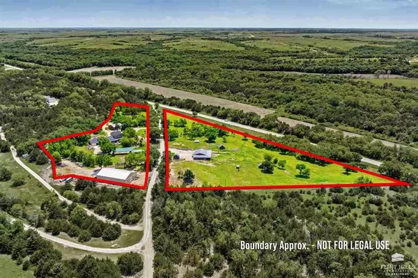 4300 Prairie Country LN, Riley, KS 66531