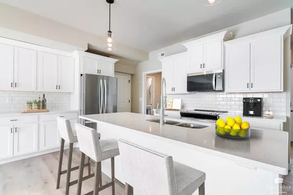 5615 Goheen DR, Manhattan, KS 66503