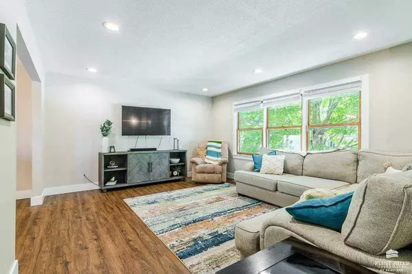 2213 Terry Way, Manhattan, KS 66502