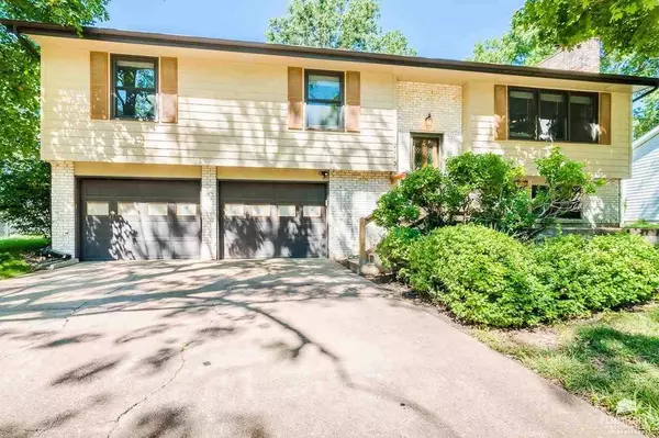 2213 Terry Way, Manhattan, KS 66502