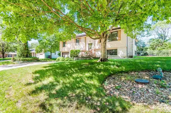 2213 Terry Way, Manhattan, KS 66502