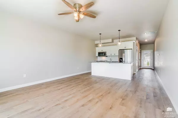 5803 Goheen DR, Manhattan, KS 66503