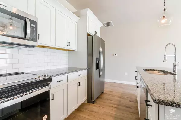 5803 Goheen DR, Manhattan, KS 66503